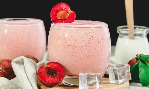 Tranh thủ mùa hè làm ngay sinh tố mận với công thức cực dễ này